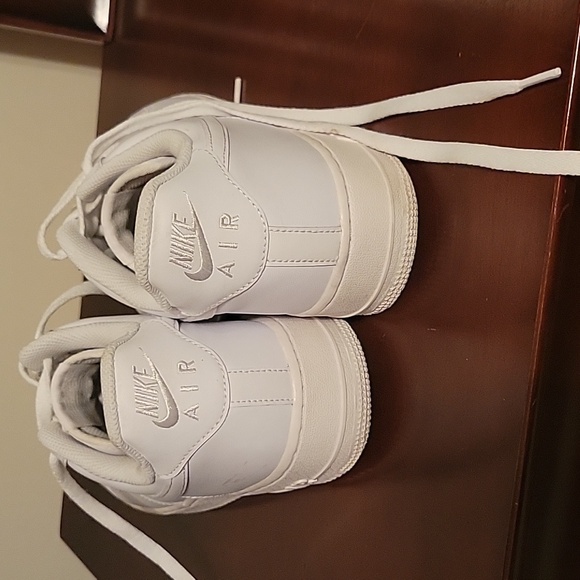 Nike Air Force One - Picture 2 of 3